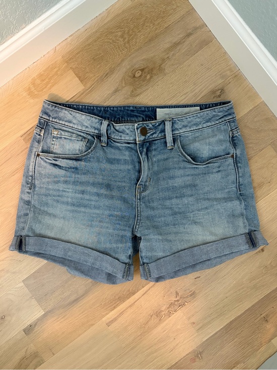 Treasure & Bond Pants - Treasure & Bond Light Blue Denim Roll-Cuff Shorts